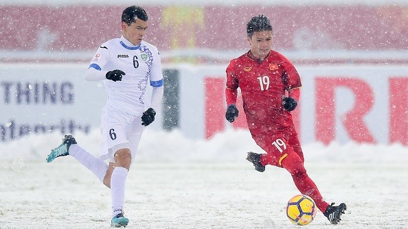 Quang Hải có cú đá phạt tuyệt đẹp trong trận chung kết U23 Châu Á 2018.
