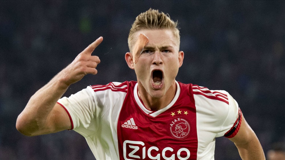 Nếu bạn là một người yêu bóng đá, hãy đừng bỏ lỡ hình ảnh về Ajax - một đội bóng vô địch của Hà Lan. Họ đóng góp không ít vào sự nghiệp của nhiều cầu thủ nổi tiếng như Johann Cruyff hay Edgar Davids.