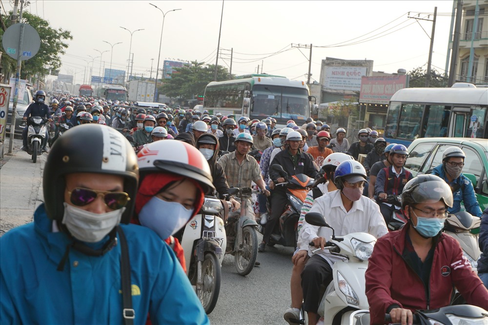 Người dân từ các tỉnh miền Tây trở lại TPHCM