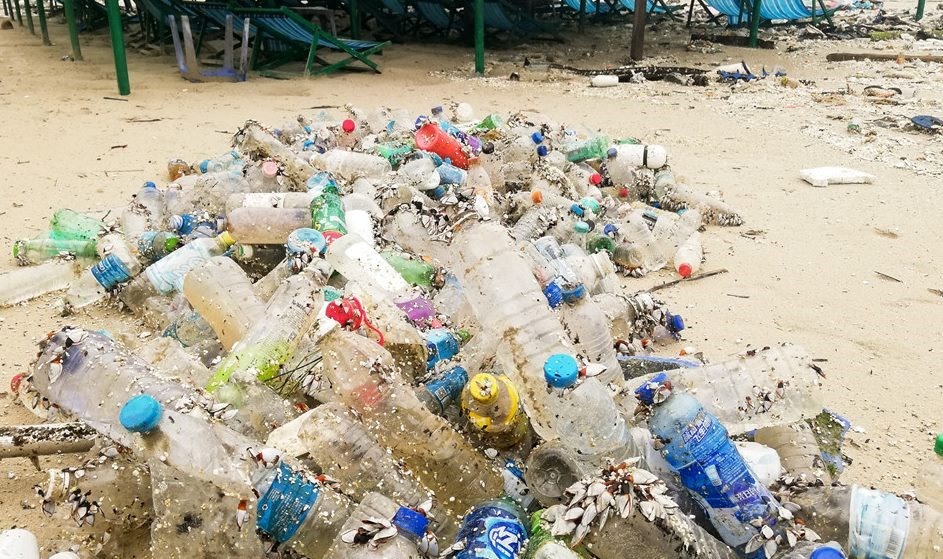 Rác thải nhựa và ô nhiễm của nó đang là vấn nạn lớn ở Việt Nam. Ảnh: FB Thôi đừng Nylon  