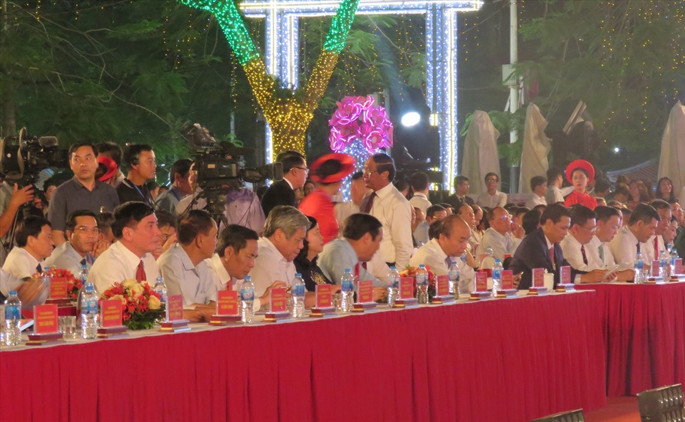 Thủ tướng Nguyễn Xuân Phúc và nhiều lãnh đạo Bộ ngành, tỉnh thành dự Lễ hội Hoa phượng đỏ Hải Phòng 