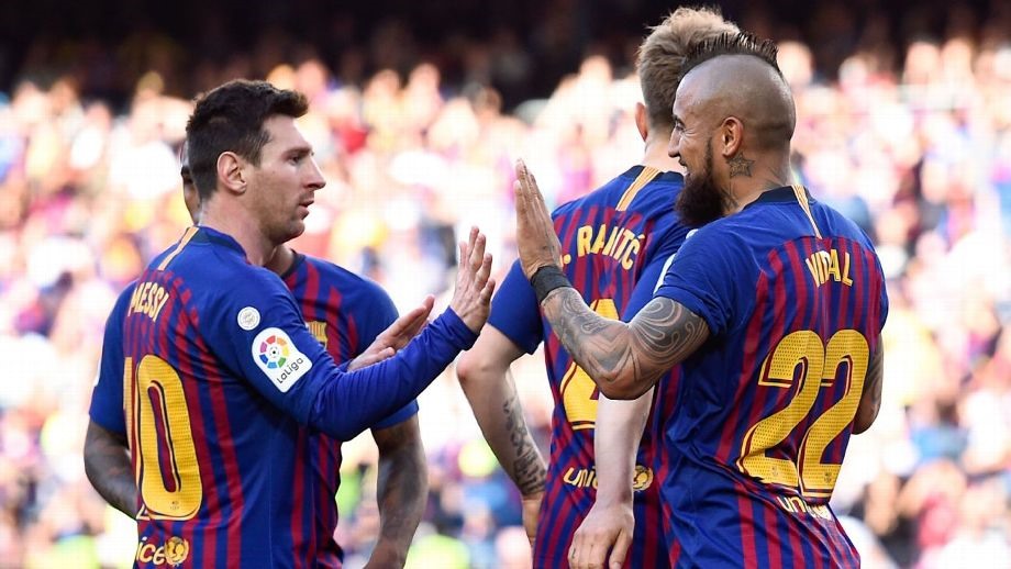 Messi không ăn mừng dù góp công lớn ở bàn thắng thứ 2 của Barcelona. Ảnh ESPN