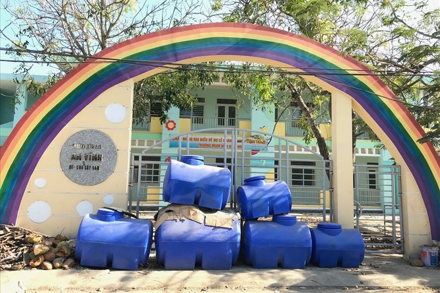 Ngôi trường mầm non khang trang ở xã An Vĩnh phải đóng cửa vì thiếu giáo viên. Ảnh: P.V