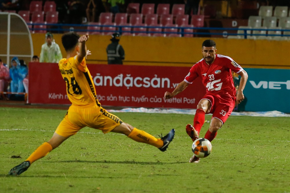 Ngay từ phút thứ 13, Joao Paulo đã đánh đầu tung lưới Văn Toản, mở tỷ số cho Viettel. Nhờ cú đúp của ngoại binh Joao Paulo trong trận đấu này, Viettel đã thắng lợi 2-0 trên sân nhà trước Hải Phòng.