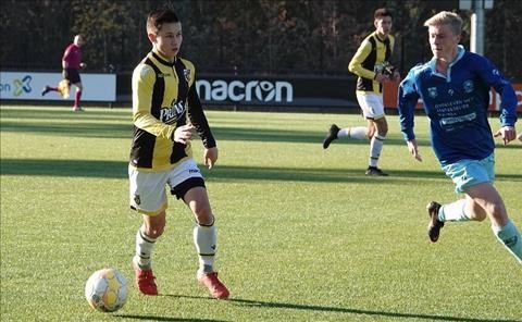 Cầu thủ trẻ đang thi đấu cho đội U17 Vitesse Arnnhem. 