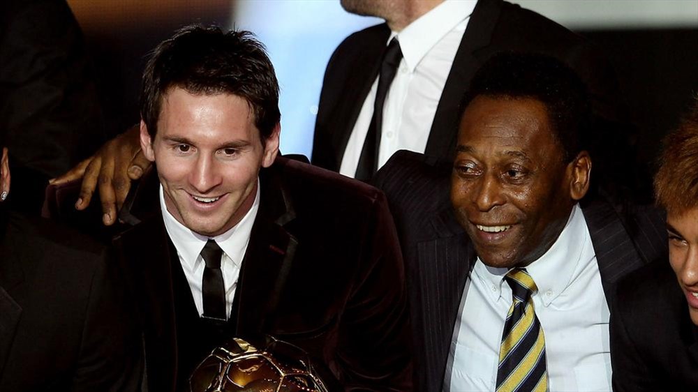 “Vua bóng đá” Pele và Messi từng gặp gỡ tại gala trao giải Quả bóng vàng. Ảnh beIN SPORTS