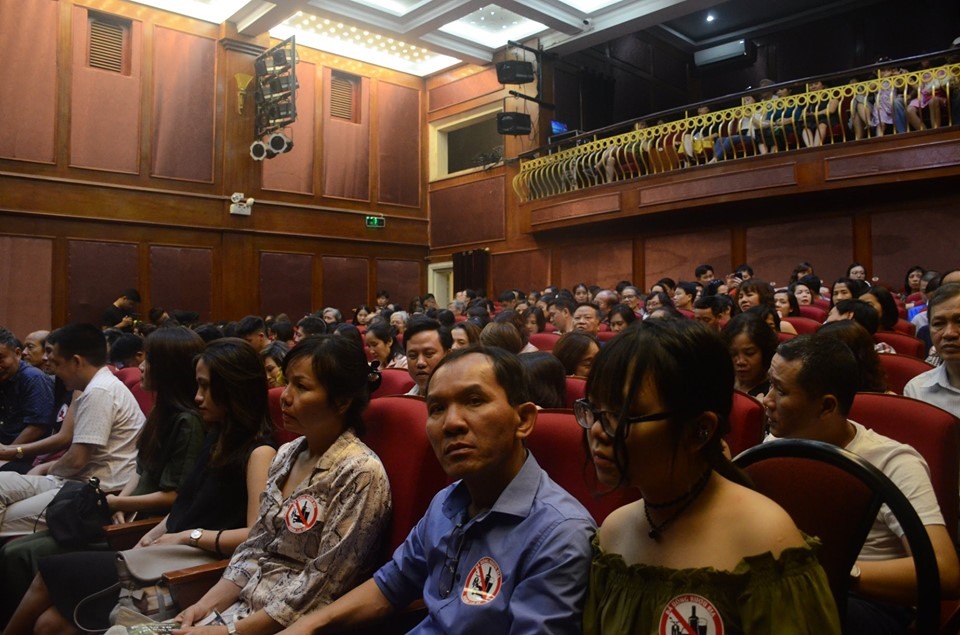 Nghệ sĩ Xuân Bắc và các diễn viên Nhà hát Kịch Việt Nam tổ chức đêm diễn tưởng nhớ chị Đinh Thị Hải Yến.