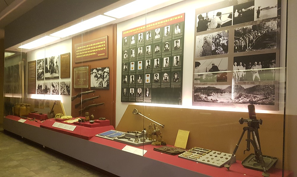Rất nhiều những kỉ vật trong chiến thắng Điện Biên Phủ được trưng bày tại bảo tàng Lịch sử quân sự Việt Nam.