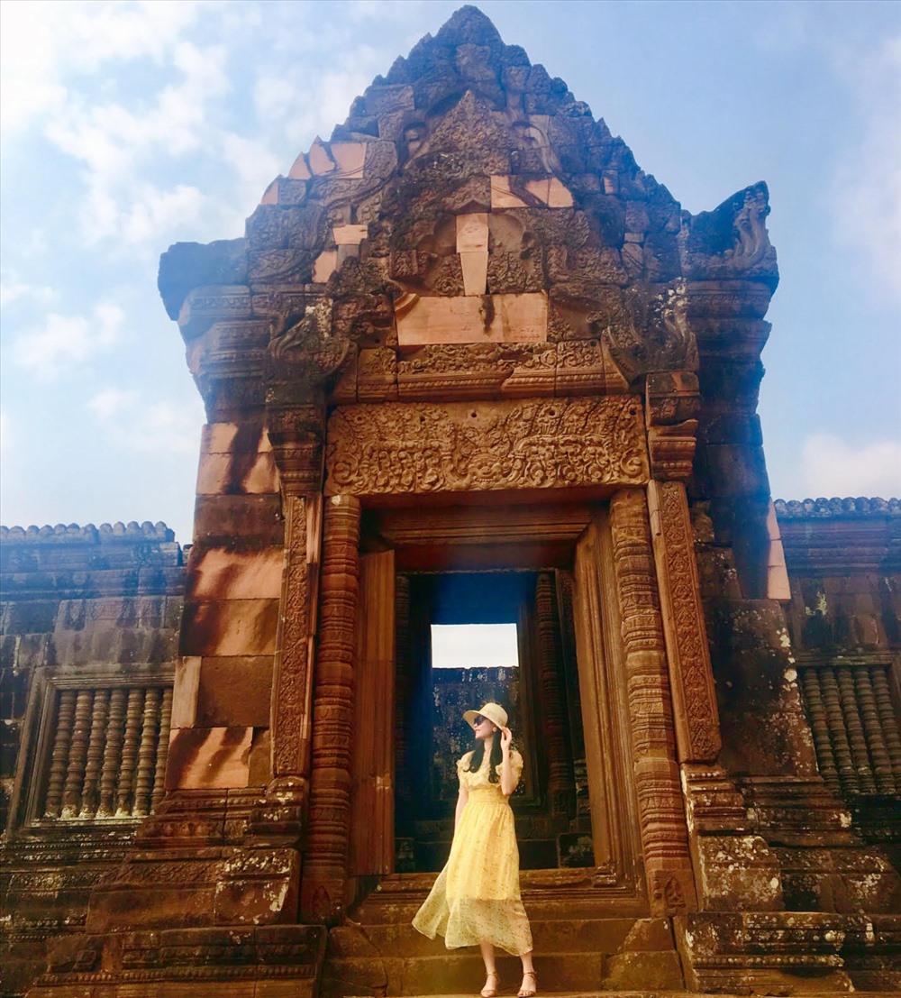 Cửa vào của một ngôi đền chính