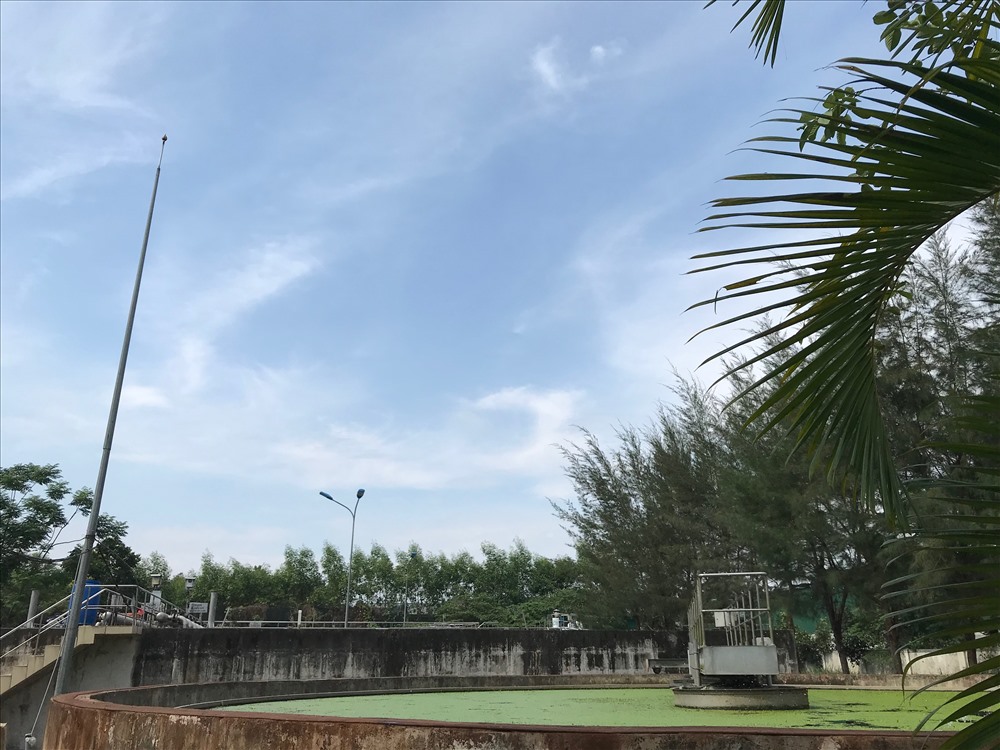 Một bể chứa của Trạm  xử lý nước thải KCN Quảng Phú. Ảnh: H.P