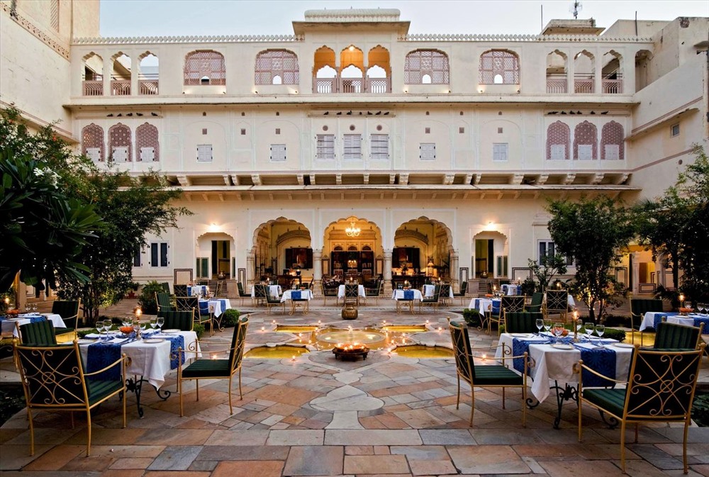Hiện nay, đây là một khách sạn được cai trị bởi quý tộc Rawal Beralu, người từng giữ chức Bộ trưởng Rajasthan trong thế kỷ 19. Ảnh: Booking.com