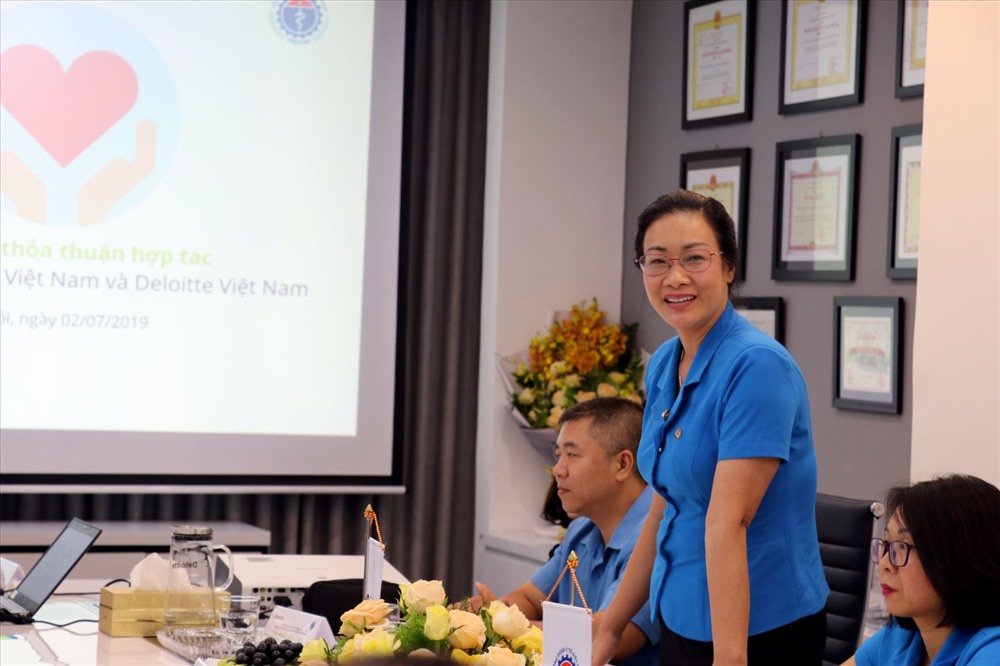 PGS.TS Phạm Thanh Bình - Chủ tịch Công đoàn Y tế Việt Nam - phát biểu tại lễ ký kết.