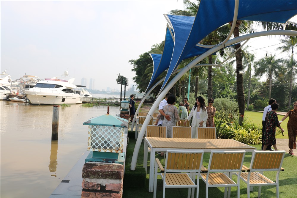 Bờ sông Sài Gòn bị xẻ thịt, chiếm đoạt