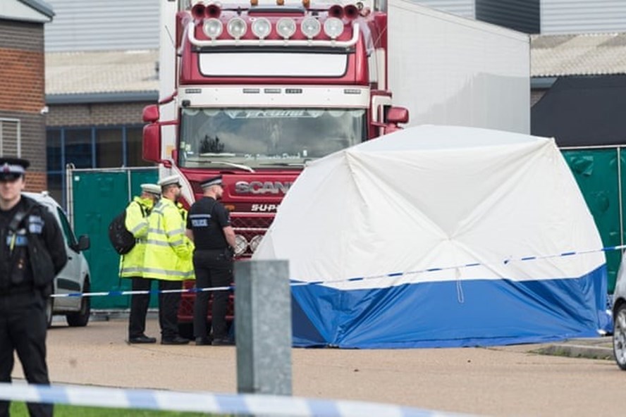 39 người chết trên xe container ở Anh