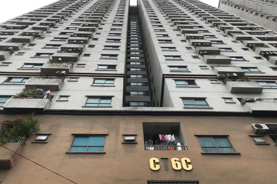 Bất thường việc thu hồi sổ đỏ ở chung cư vi phạm