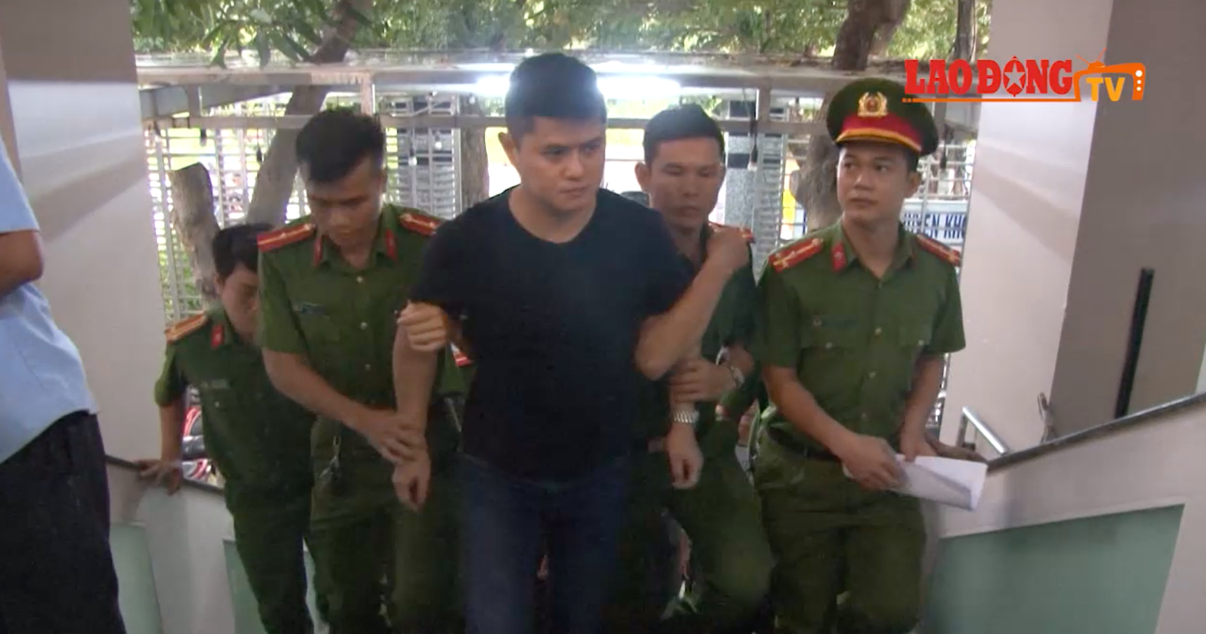 Vụ bác sĩ nghi hiếp dâm, hành hung nữ điều dưỡng