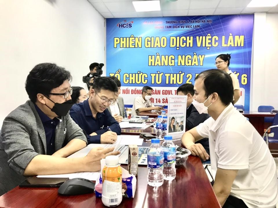 Giải pháp hỗ trợ lao động mất việc, giảm việc
