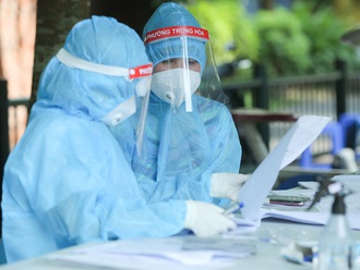 "Làn sóng" nhân viên y tế nghỉ việc