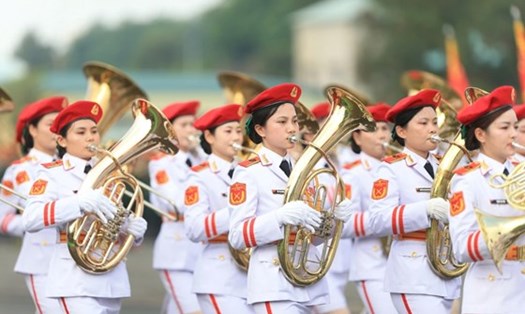 Hợp luyện diễu binh diễu hành chào mừng 30.4