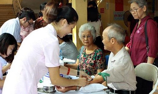 Chăm sóc sức khoẻ cho người cao tuổi được đặt lên hàng đầu