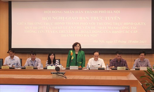 Bà Nguyễn Thị Bích Ngọc, Phó Bí thư Thành ủy, Chủ tịch HĐND TP Hà Nội phát biểu tại buổi họp. Ảnh TV