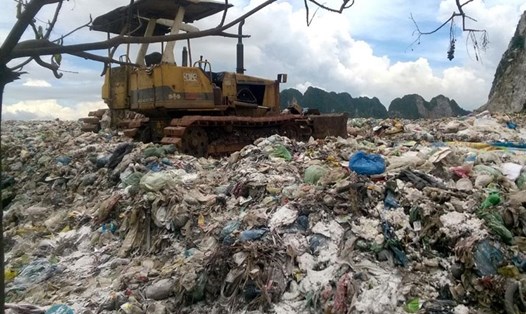 Bãi rác thải Da Lợn, huyện Thuỷ Nguyên, Hải Phòng. Ảnh: Tiến Nguyễn