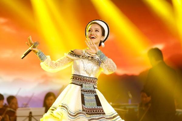 Sèn Hoàng Mỹ Lam trên sân khấu Sao Mai 2017