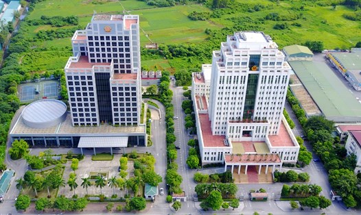 Hai “nhà mới” của Bộ Nội vụ và Bộ TNMT trên đường Tôn Thất Thuyết, quận Cầu Giấy. Ảnh: P.V