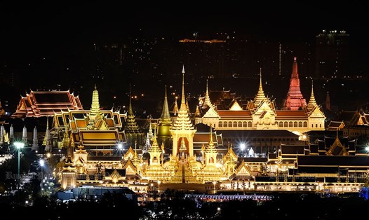 Đài hóa thân nhà vua quá cố Thái Lan Bhumibol. Ảnh: Bangkok Post