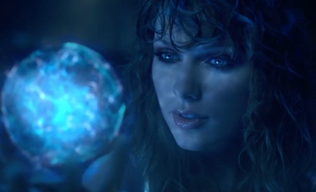 Taylor Swift mới tung ra MV cho single thứ hai Ready For It?