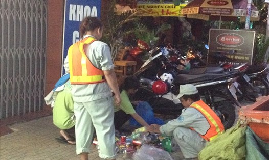 Cty TNHH MTV Môi trường - Đô thị thực hiện đấu thầu thí điểm dịch vụ thu gom - vận chuyển rác tại quận Bình Tân và quận Tân Phú.