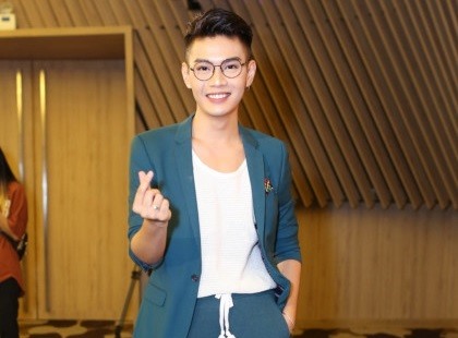 Ca sĩ Đào Bá Lộc.