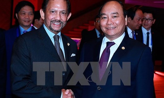 Thủ tướng Nguyễn Xuân Phúc có cuộc gặp Quốc vương Brunei Darussalam Sultan Haji Hassanal Bolkiah nhân dịp tham dự Hội nghị Cấp cao ASEAN lần thứ 30. Ảnh: TTXVN