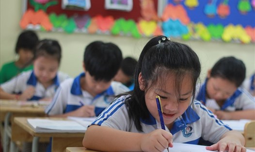 Sở GDĐT ra công văn nhắc nhở về tình trạng dạy thêm, học thêm sai quy định năm học 2017-2018. Ảnh: Trần Vương
