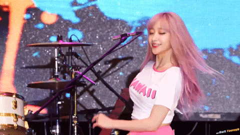 Vẻ đẹp sexy của Hani được fancam ghi lại