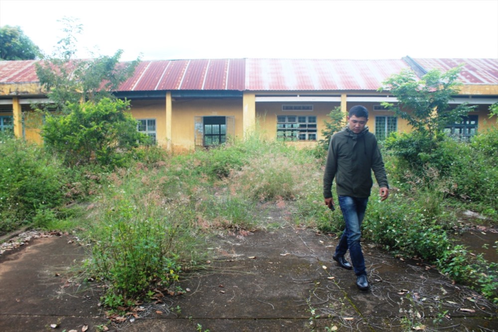 Nhiều phòng học tại điểm trường Tiểu học Lê Quý Đôn (huyện Mang Yang) bỏ hoang. Ảnh Đình Văn.