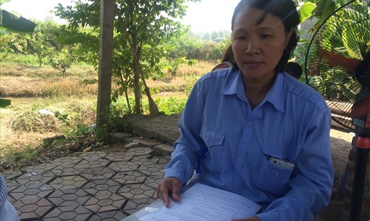 Bà Trịnh Thị Ngân trong một lần trao đổi với phóng viên báo Lao Động về vụ việc. Ảnh: Quế Chi 