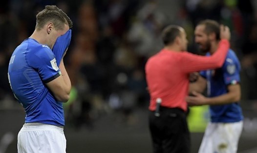 Cầu thủ Italia bật khóc sau khi bị loại khỏi VCK World Cup 2018. Ảnh: Getty