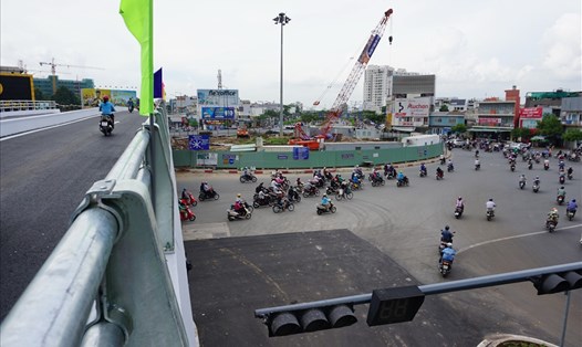 Ngày 16.11, thông xe nhánh cầu vượt thép tại vòng xoay Nguyễn Thái Sơn (Q.Gò Vấp). Ảnh: M.Q