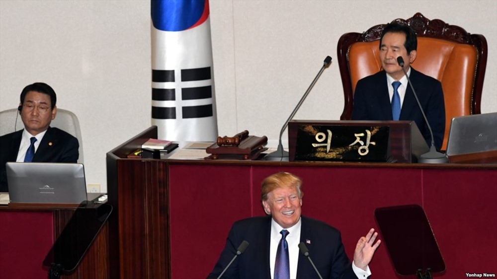 Tổng thống Mỹ Donald Trump phát biểu tại Quốc hội Hàn Quốc ngày 8.11.2017. Ảnh: Yonhap