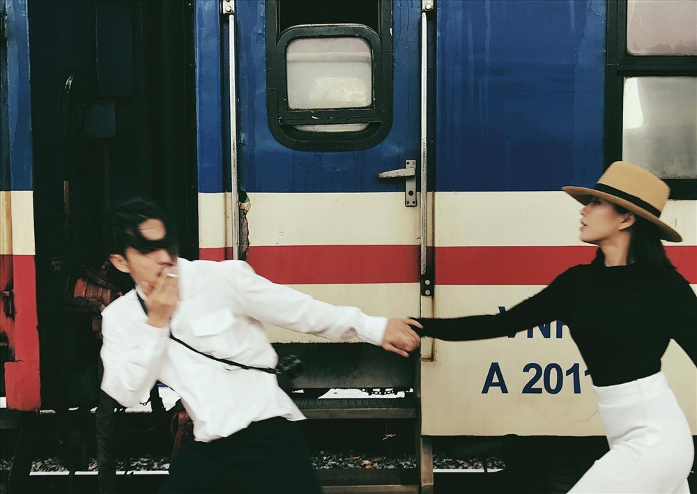 Liêu Hà Trinh và diễn viên nam trong trailer. Ảnh: T.L