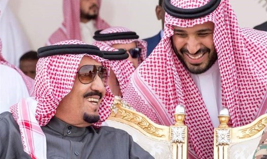Quốc vương Saudi Arabia và Thái tử Mohammad bin Salman Al Saud. Ảnh: D.P