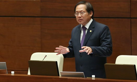 Bộ trưởng Bộ Thông tin và Truyền thông Trương Minh Tuấn trả lời chất vấn trước Quốc hội ngày 17.11. Ảnh: HẢI NGUYỄN