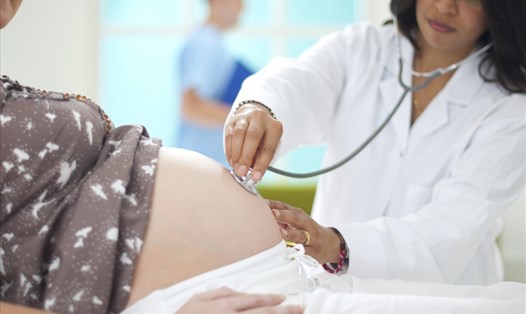 Thai phụ cần thực hiện việc khám thai định kỳ đầy đủ để tránh mọi rủi ro 
(ảnh: marrybaby.vn).