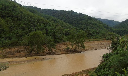 Sông Lò đoạn qua huyện Quan Sơn, Thanh Hoá. 