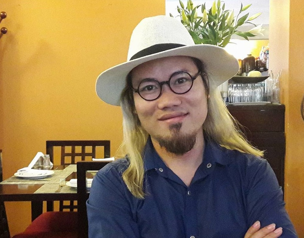 Nghệ sĩ Vượng râu.