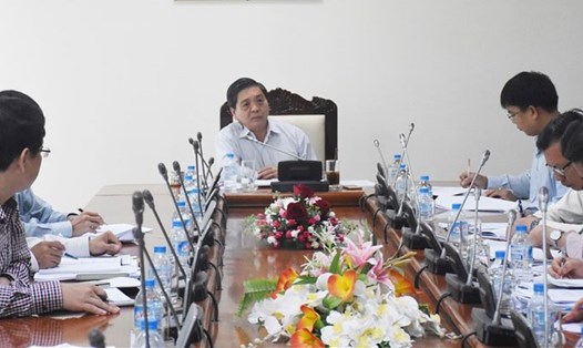 Ông Lê Tuấn Quốc, Phó Chủ tịch UBND tỉnh chủ trì buổi làm việc