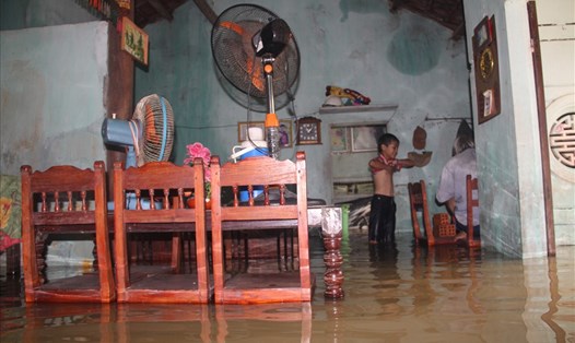Mưa lớn, thủy điện xả lũ khiến nhiều vùng của Quảng Nam ngập nước. Ảnh: LP