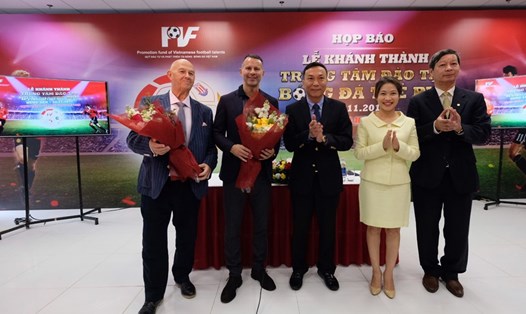 Trung tâm đào tạo bóng đá trẻ Việt Nam - PVF chính thức khai trương và ra mắt Giám đốc Ryan Giggs. Ảnh: Đ.H