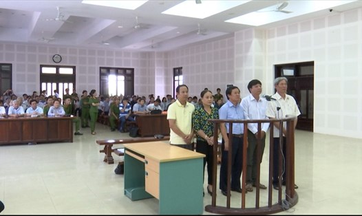 3 cán bộ Hải quan Đà Nẵng, Quảng Trị cùng 2 doanh nhân bị dính vòng lao lý gần 7 năm qua vì gỗ nhập khẩu bị gán cho là gỗ lậu. Ảnh: PV